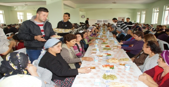 Mer. Hikmet lhan'n Bayram Yemei